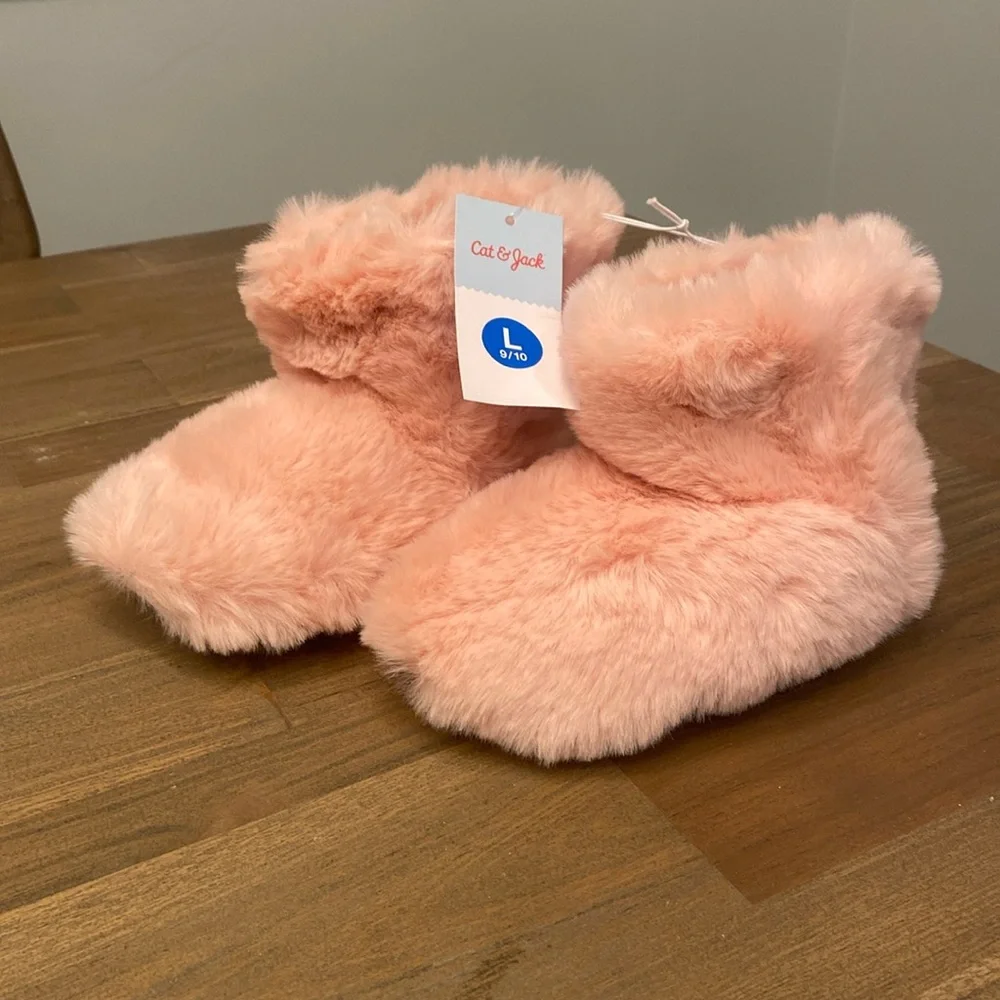 🎈Cat & Jack Girls Furry Pink Slippers, Various Sizes, NWT